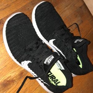 Nike free run fly knit